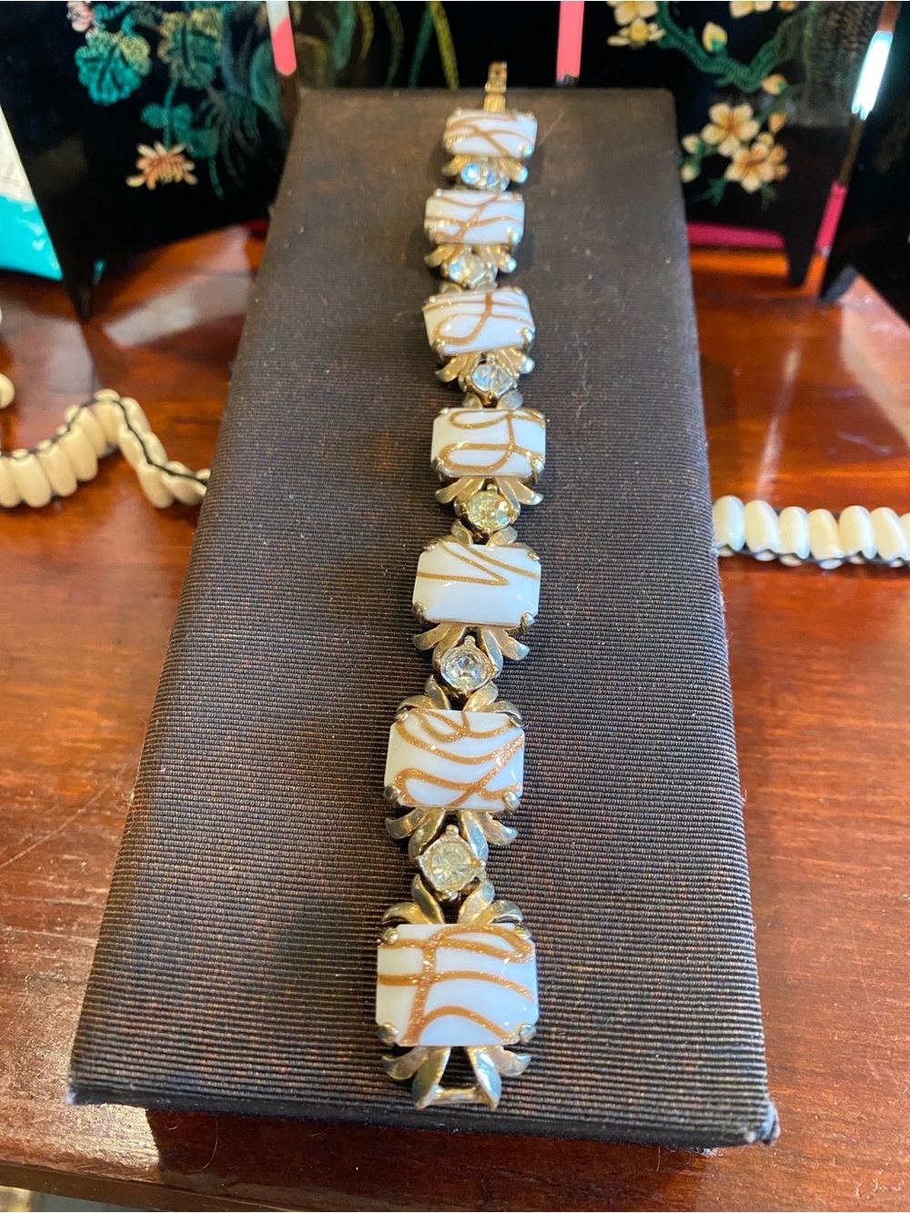 LEDO Art Glass And Crystal Bracelet. Gold Tone.  Fold over Clasp.